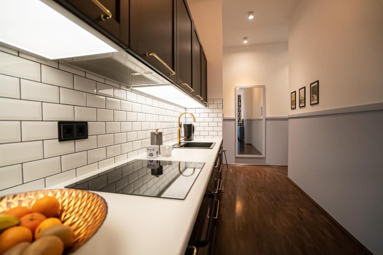 Designer Loft-Ferienwohnung Im Zentrum Mit Tiefgaragen-Parkplatz, Waschmaschine Und Privatterrasse Lipcse Kültér fotó
