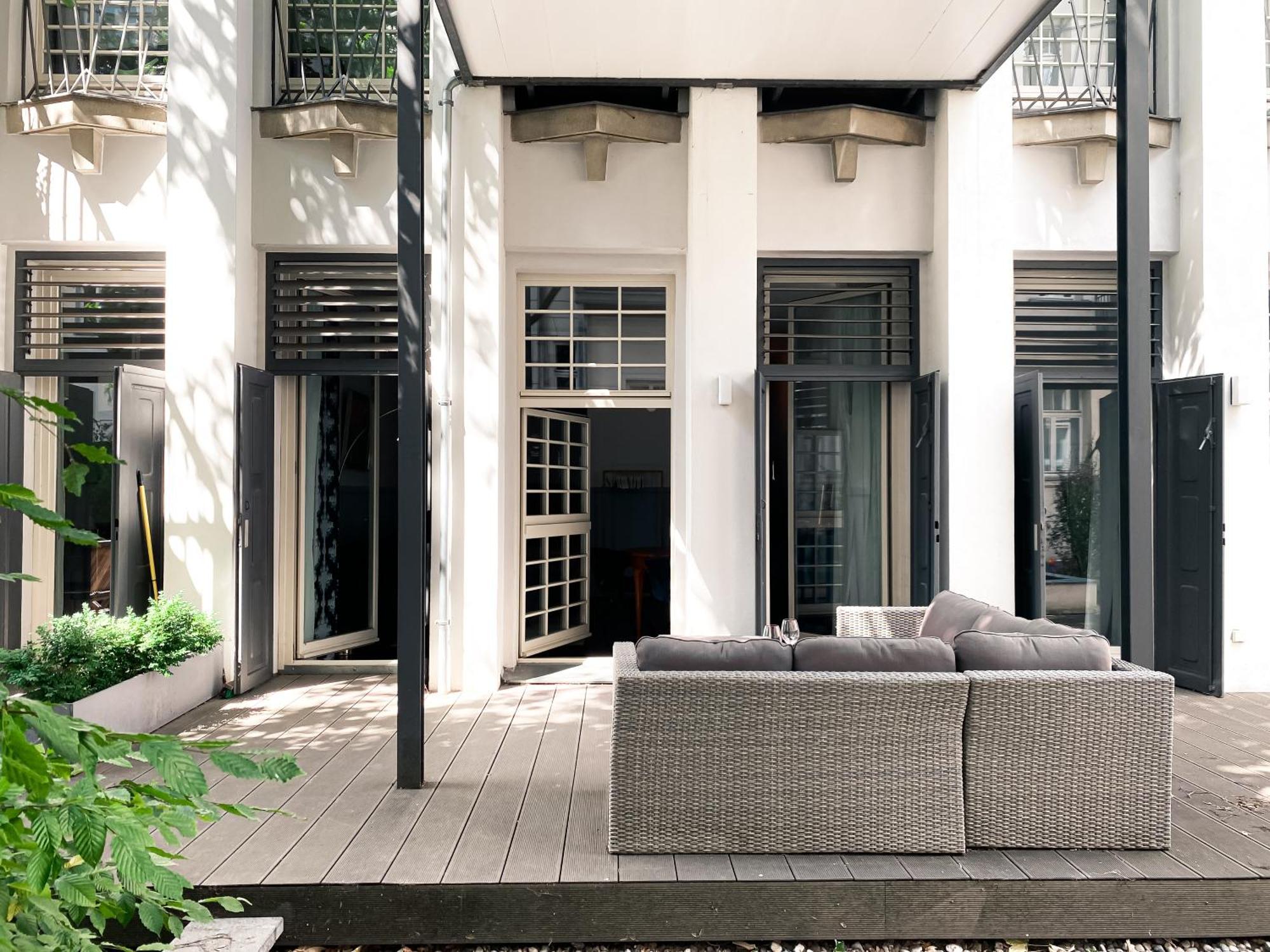 Designer Loft-Ferienwohnung Im Zentrum Mit Tiefgaragen-Parkplatz, Waschmaschine Und Privatterrasse Lipcse Kültér fotó